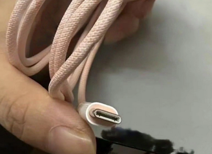 岱岳苹果15维修店分享iPhone15USB-C数据线长啥样